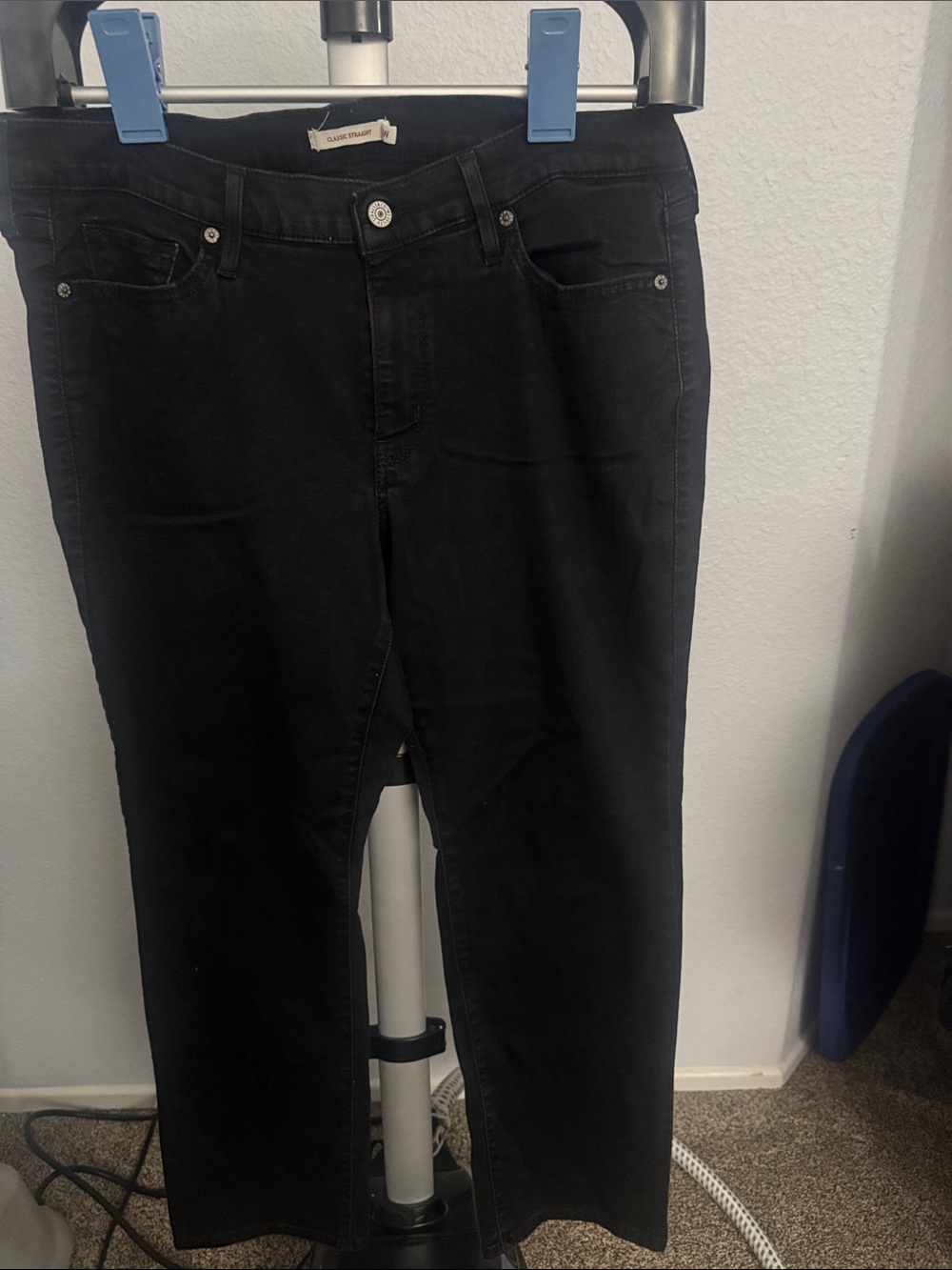 Levi's Women's Straight-Leg Black Jeans